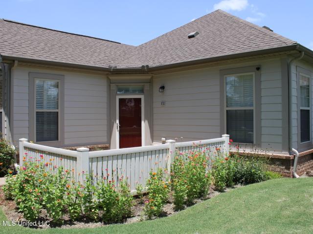 Condo for sale in Nesbit, Mississippi