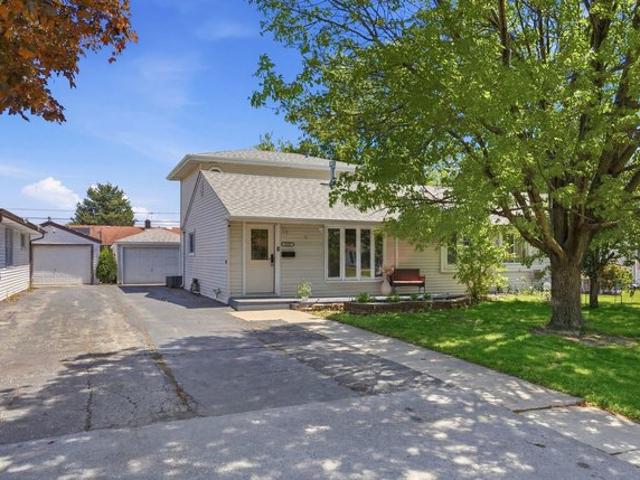 Townhouse for sale in Hometown, Illinois