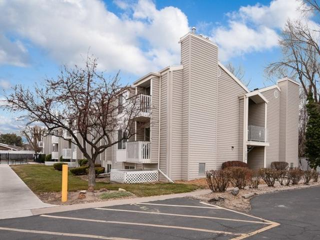 Condo for sale in Murray, Utah