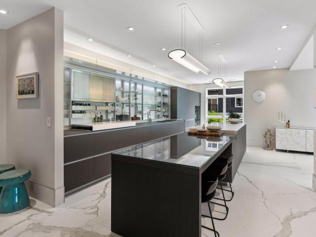 House for sale in Wayzata, Hennepin County