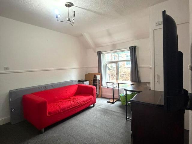 Apartment for rent in Plasnewydd, Falcon Lodge