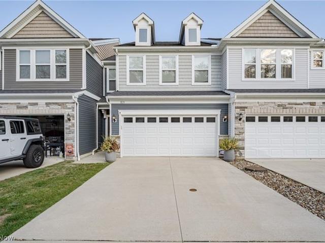 Townhouse for sale in Westlake, Cuyahoga County