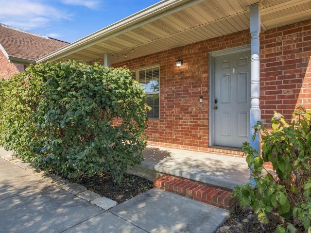 House for sale in Jacks Place, Nixa