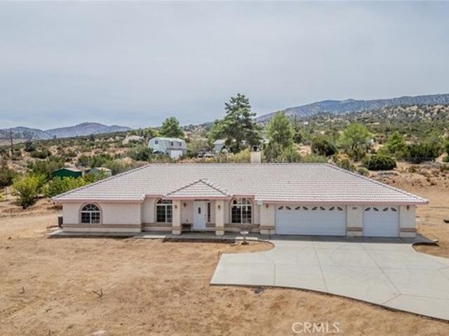 House for sale in Pinon Hills, California