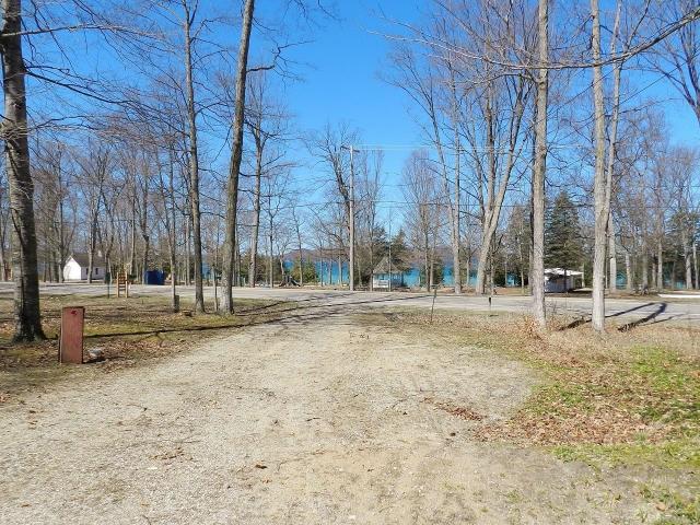 House for sale in Maple City