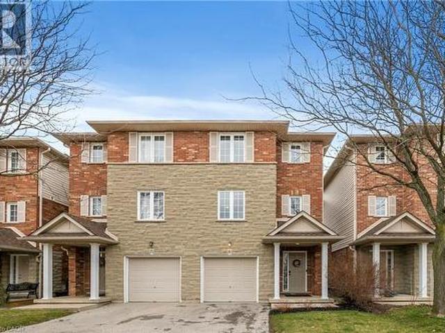 Townhouse for sale in Ancaster, Ontario