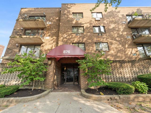Condo for sale in Hudson, New Jersey