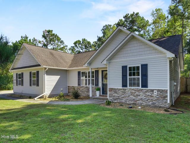 House for sale in Sneads Ferry, Onslow County
