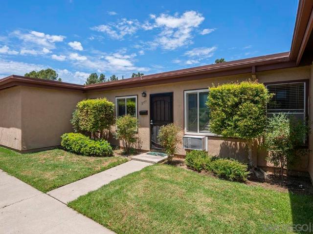 Townhouse for sale in Santee, California