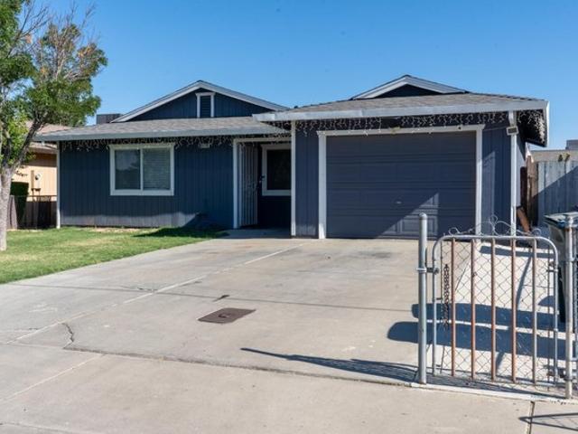 House for sale in Dos Palos, California