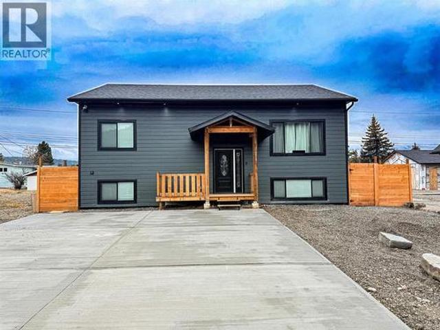 House for sale in Canal Flats, British Columbia