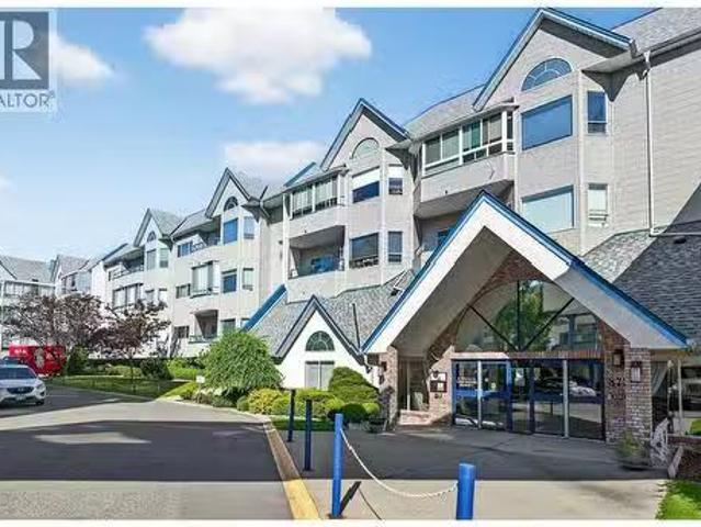 Condo for sale in Winfield, British Columbia