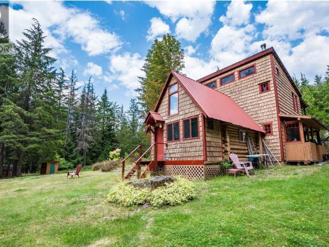 House for sale in Slocan, British Columbia