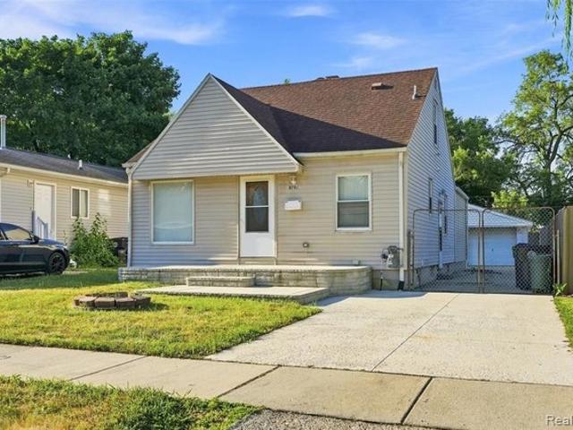 House for sale in Oak Park, Michigan