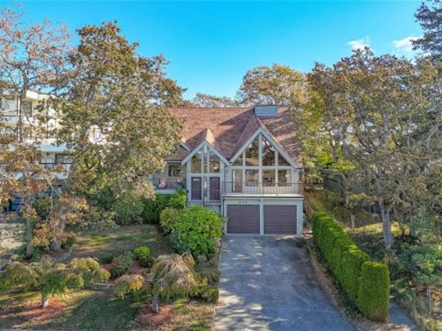 House for sale in North Quadra, Saanich