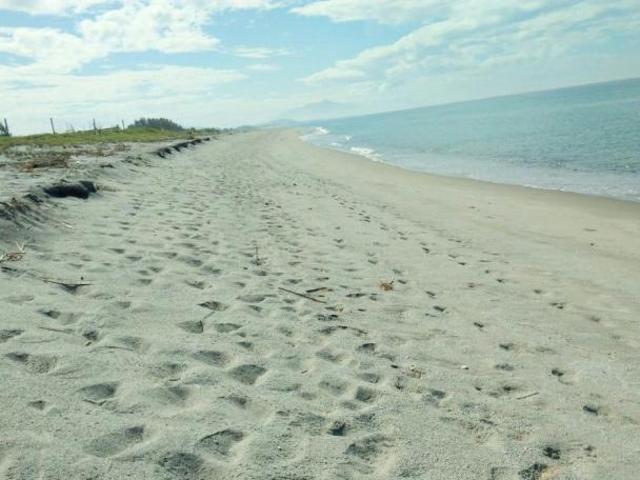 878sqm Beachfront House, Cabangan, Zambales