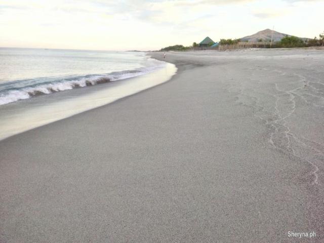 878sqm Beachfront House, Cabangan, Zambales