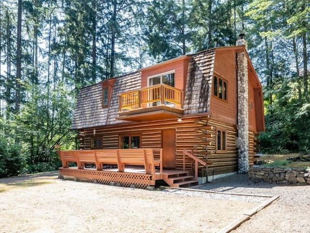 House for sale in Fox Island, Washington