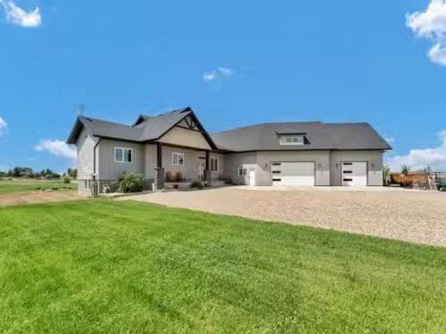 House for sale in Alberta