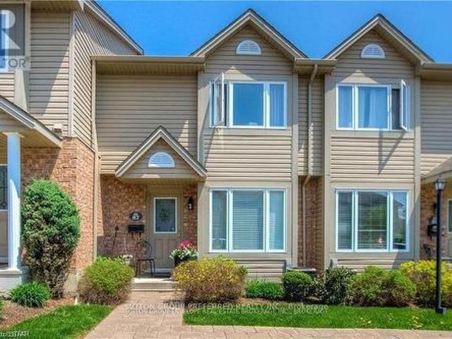 Townhouse for rent in Arva, Ontario