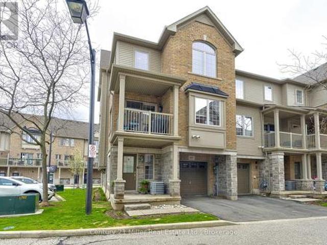 Townhouse for sale in Burlington, Ontario