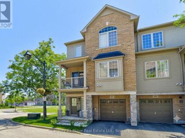 Townhouse for sale in Burlington, Ontario