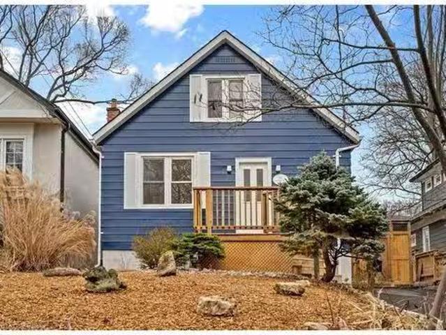 House for rent in Dundas