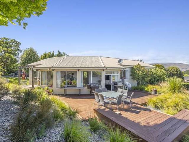 House for sale in Otakou
