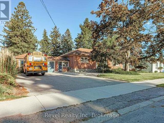 Commercial for rent in Innerkip, Ontario