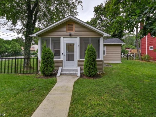 House for sale in Oakland, New Jersey