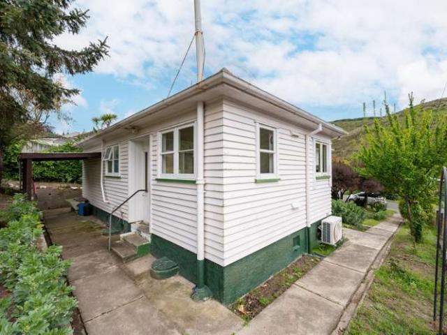 House for sale in Nelson City, Cable Bay