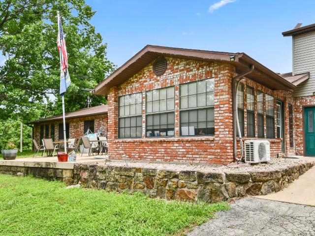 House for sale in Stone, Missouri