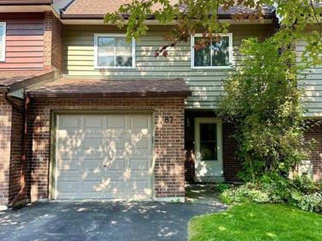 Townhouse for rent in Blackburn Hamlet, Ottawa