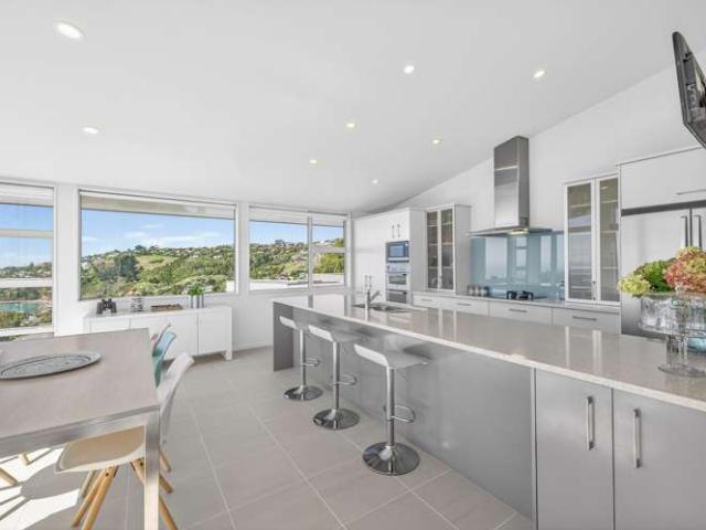 House for sale in Chaslands, Canterbury