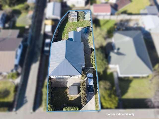 House for sale in Chaslands, Canterbury