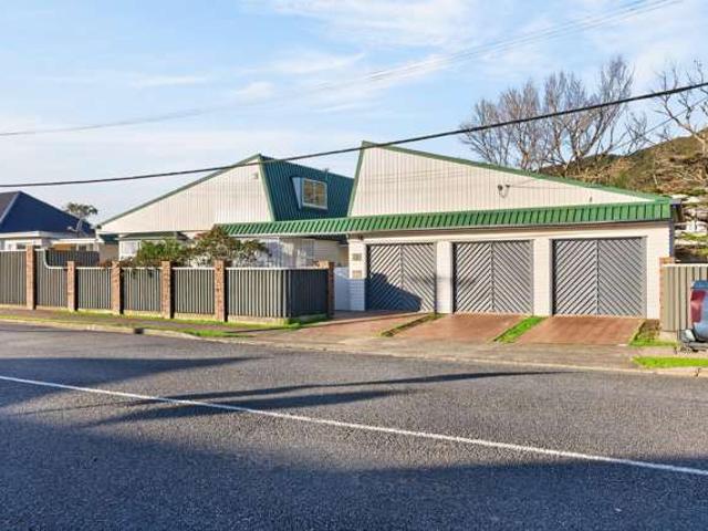 House for sale in Days Bay, Wellington