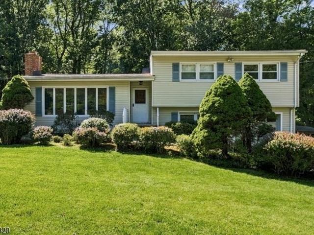 House for sale in Berkeley Heights, New Jersey