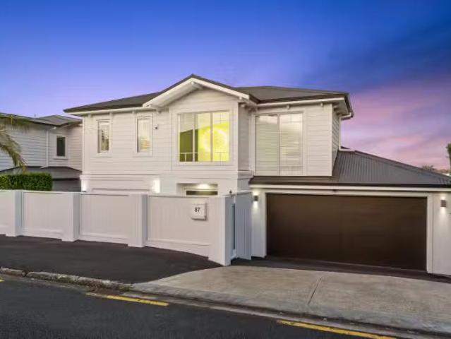 House for sale in Wairau Valley