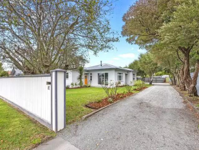 House for sale in Chaslands, Canterbury