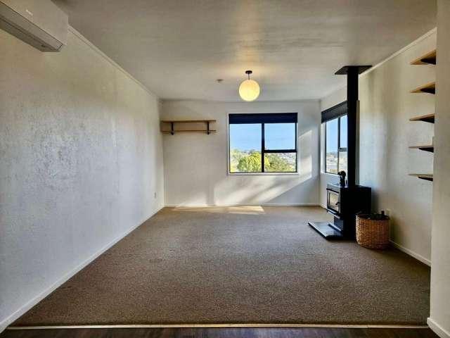 House for rent in Oratia, Oroua County