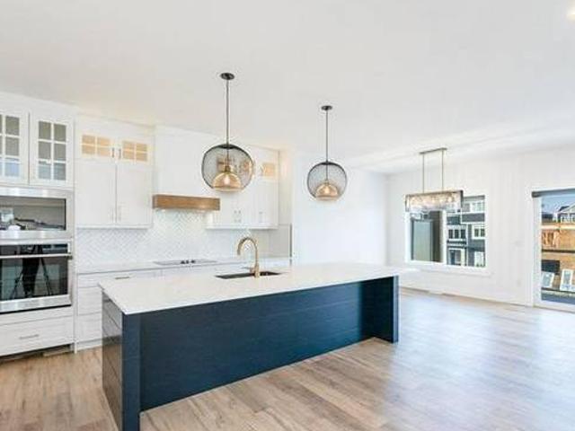 House for sale in Cochrane, Alberta