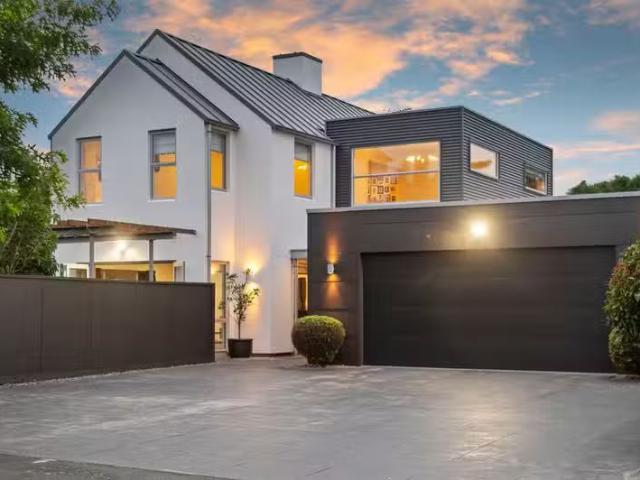 House for sale in Chaslands, Canterbury