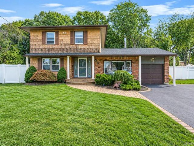 House for sale in Bohemia, New York