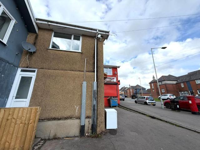Apartment for rent in Blaen-Y-Maes, Swansea