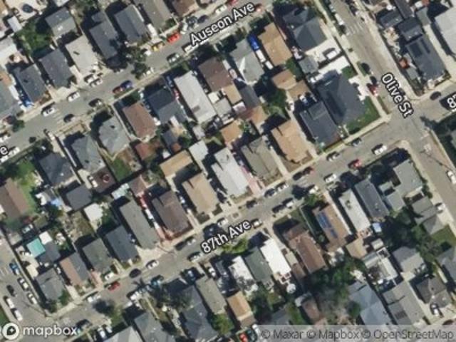 House for sale in Oakland
