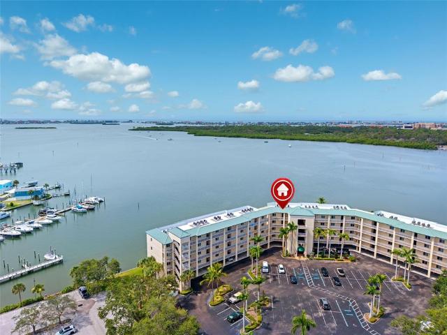 Condo for sale in Seminole, Florida