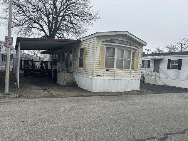 House for sale in Bridgeview, Illinois