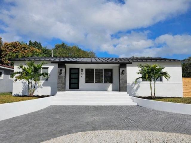 House for sale in El Portal, Florida