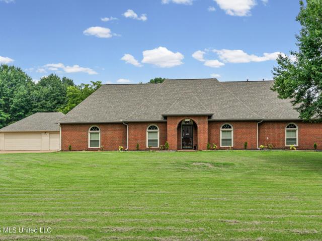 House for sale in Nesbit, Mississippi