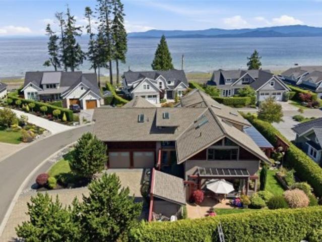 House for sale in Qualicum Beach, British Columbia